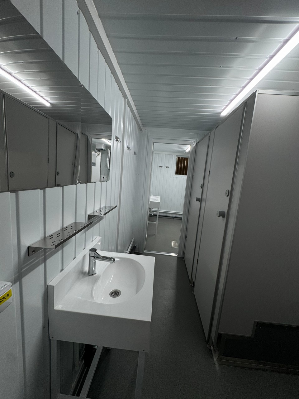 Сантехнічний модуль на базі контейнера Сантехнічний модуль на базі контейнера